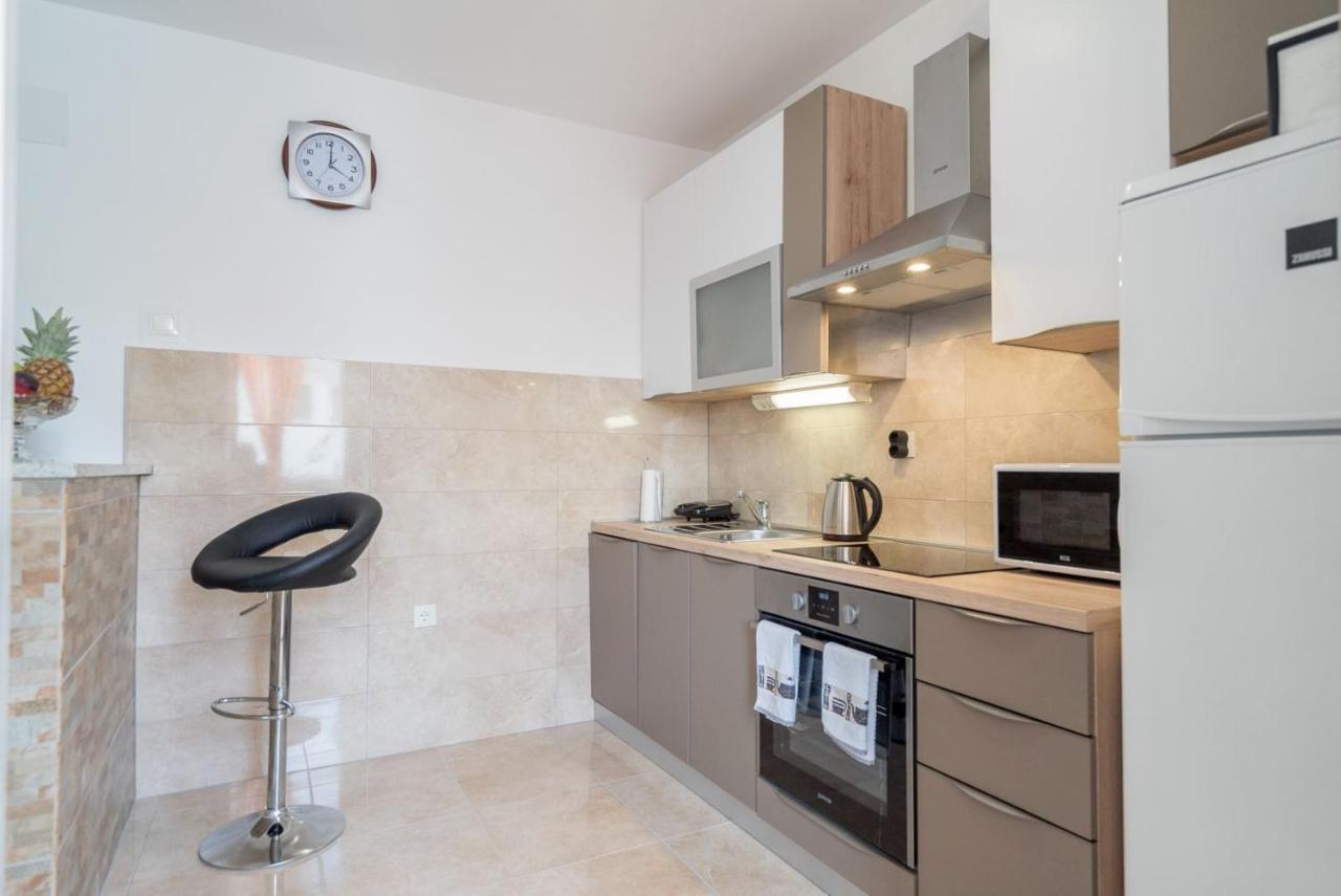 Apartment Anteo Free Parking สปลิท ภายนอก รูปภาพ