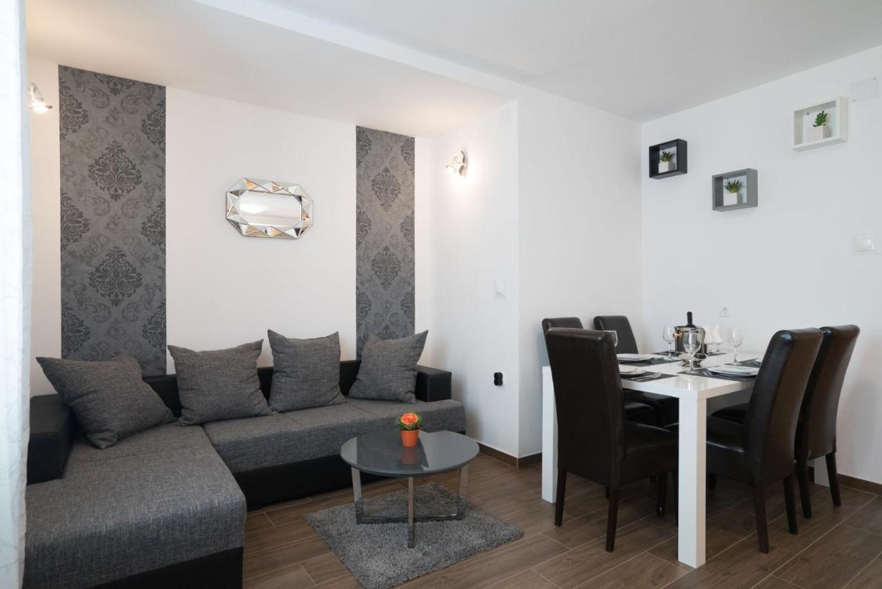 Apartment Anteo Free Parking สปลิท ภายนอก รูปภาพ