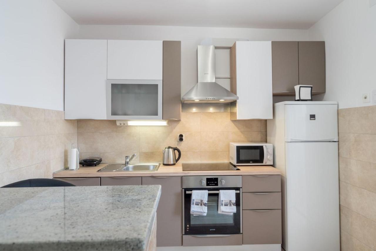 Apartment Anteo Free Parking สปลิท ภายนอก รูปภาพ