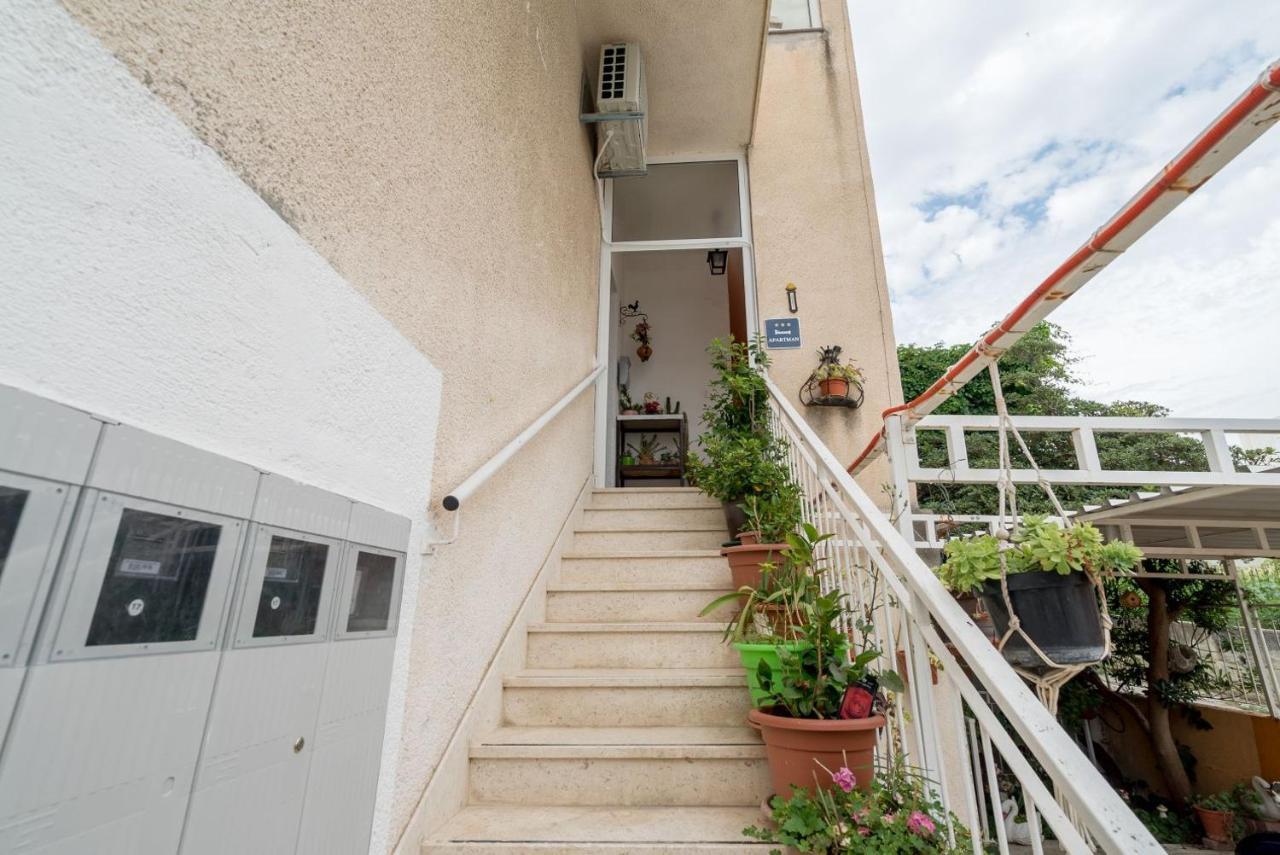 Apartment Anteo Free Parking สปลิท ภายนอก รูปภาพ