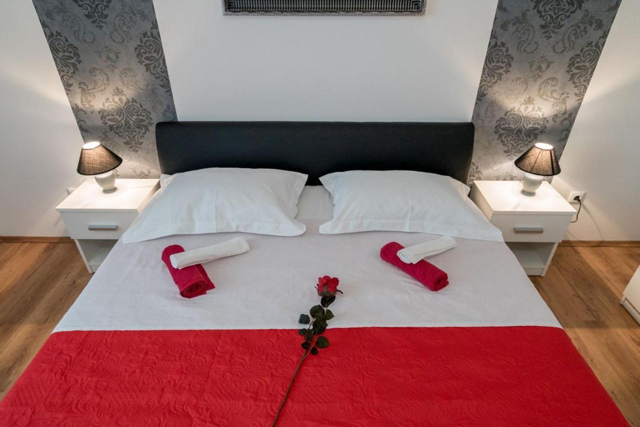 Apartment Anteo Free Parking สปลิท ภายนอก รูปภาพ