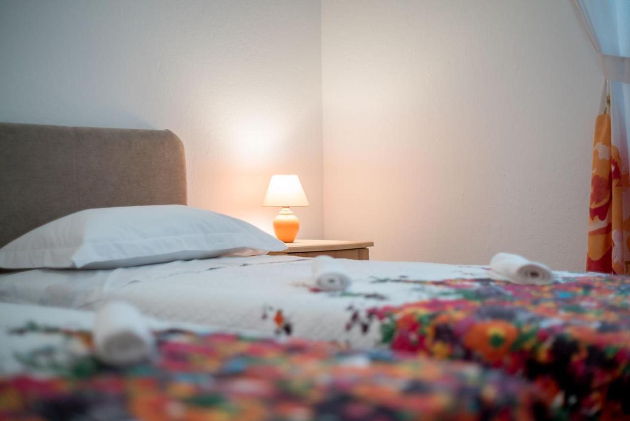 Apartment Anteo Free Parking สปลิท ภายนอก รูปภาพ