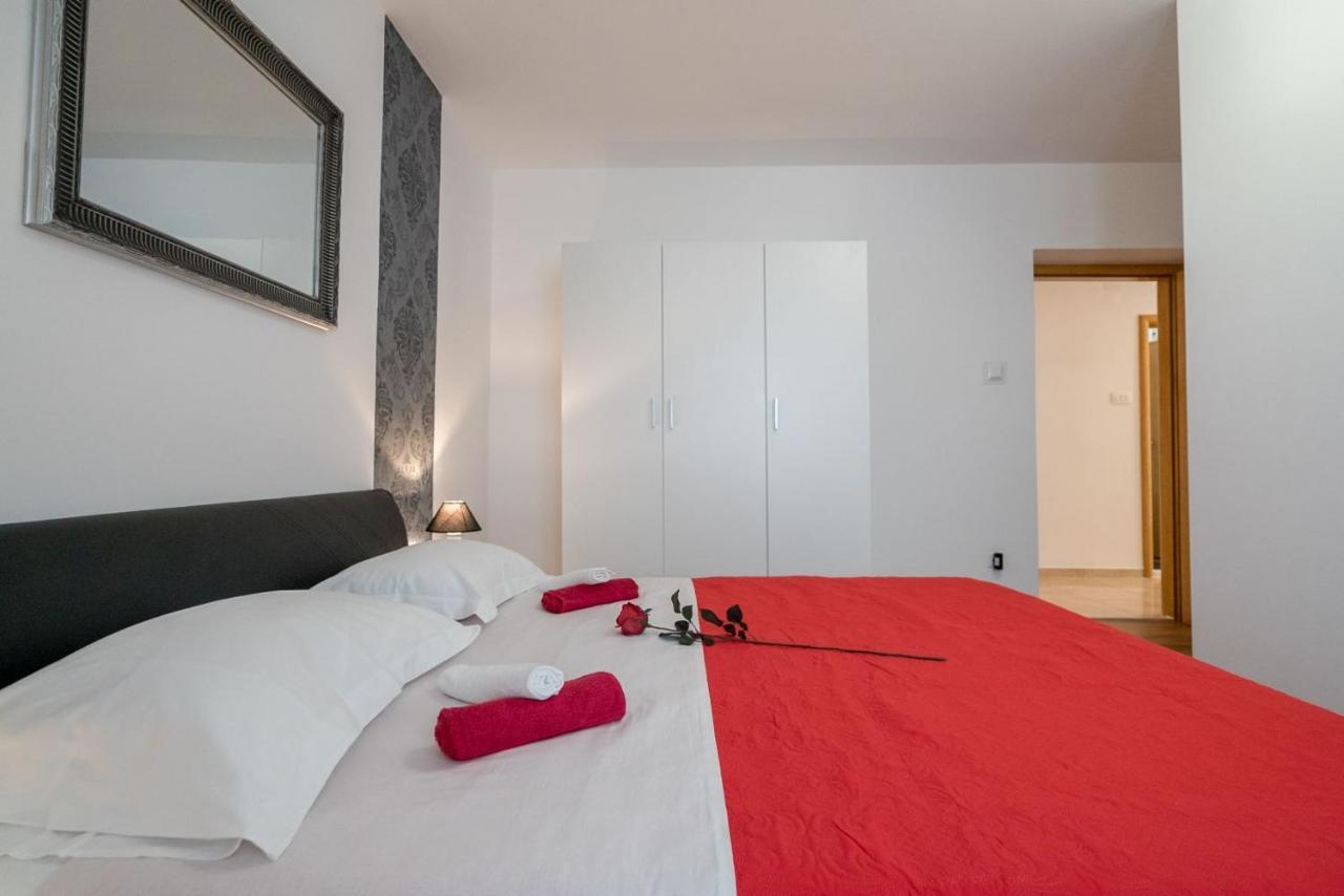 Apartment Anteo Free Parking สปลิท ภายนอก รูปภาพ